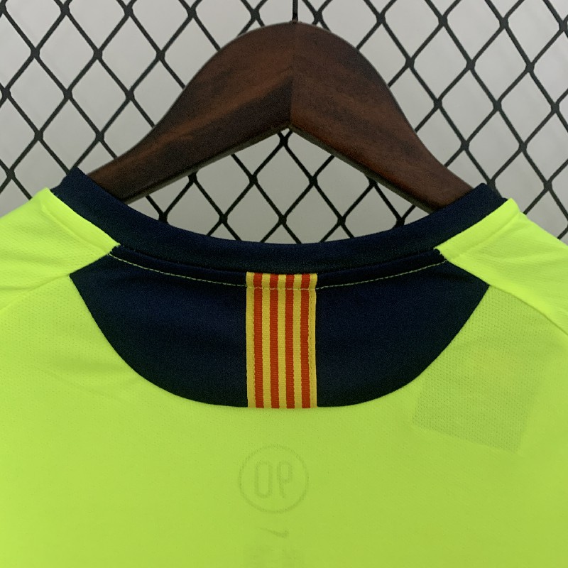 Retro long sleeve Barcelona 05/06 away - Image 5