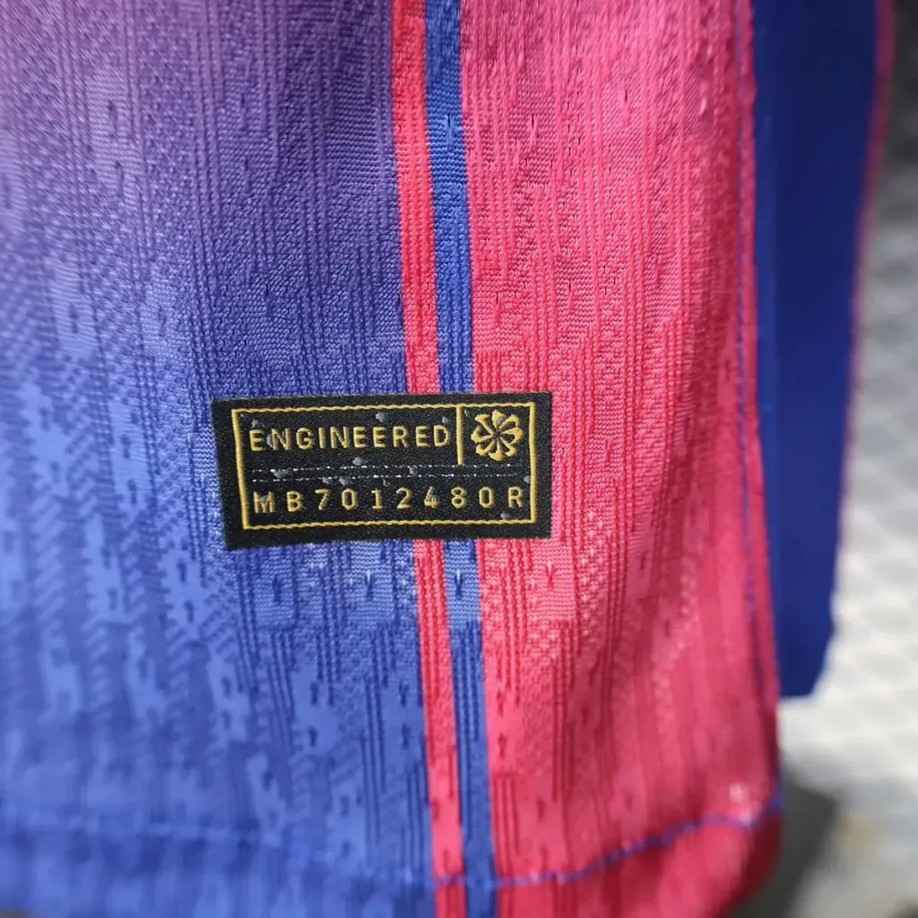 2025/26 Barcelona Home Soccer Jersey Player Version - Image 7